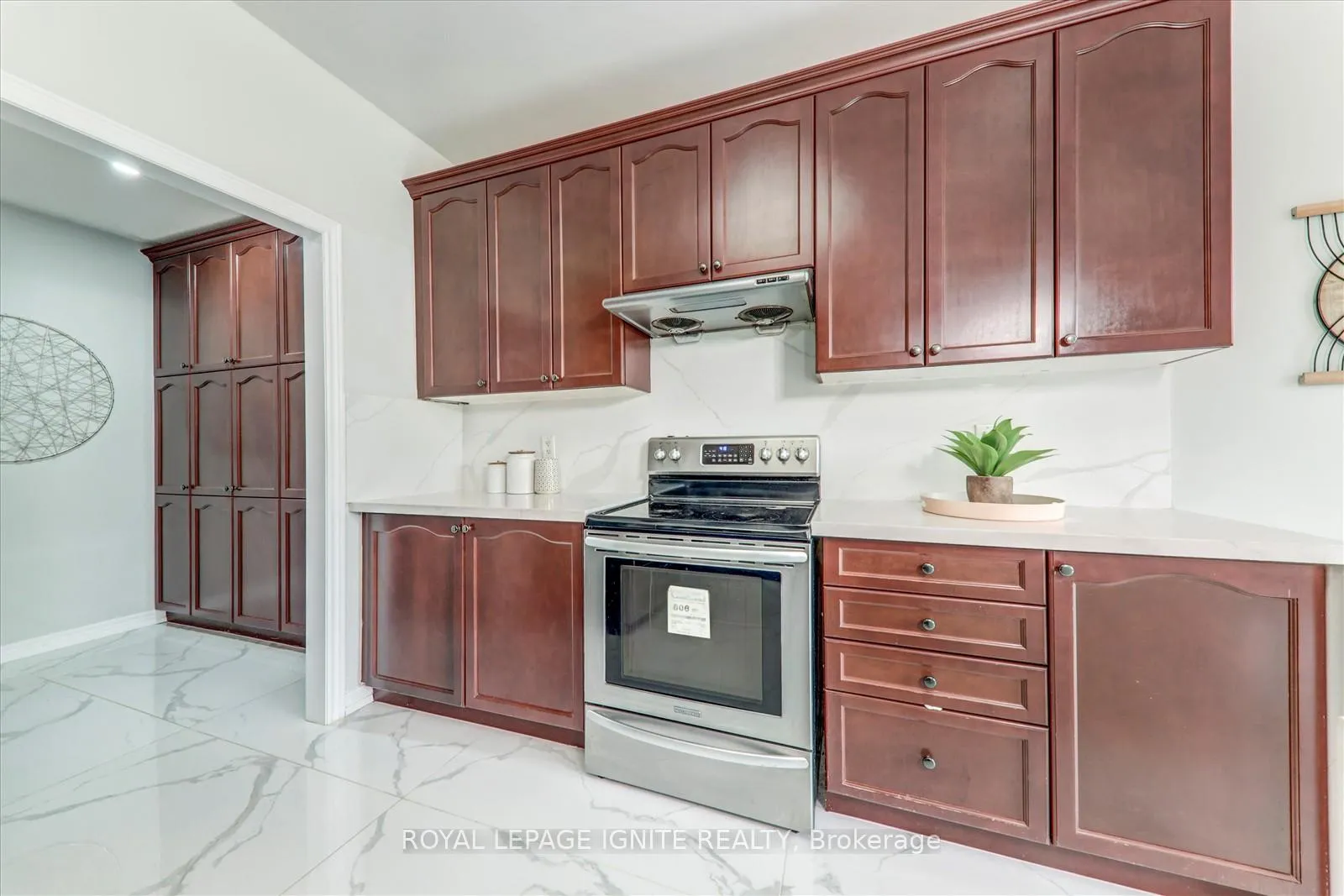 Photo 16 of 52 Bernbridge Road, Markham, Cedar Grove — HOMEH