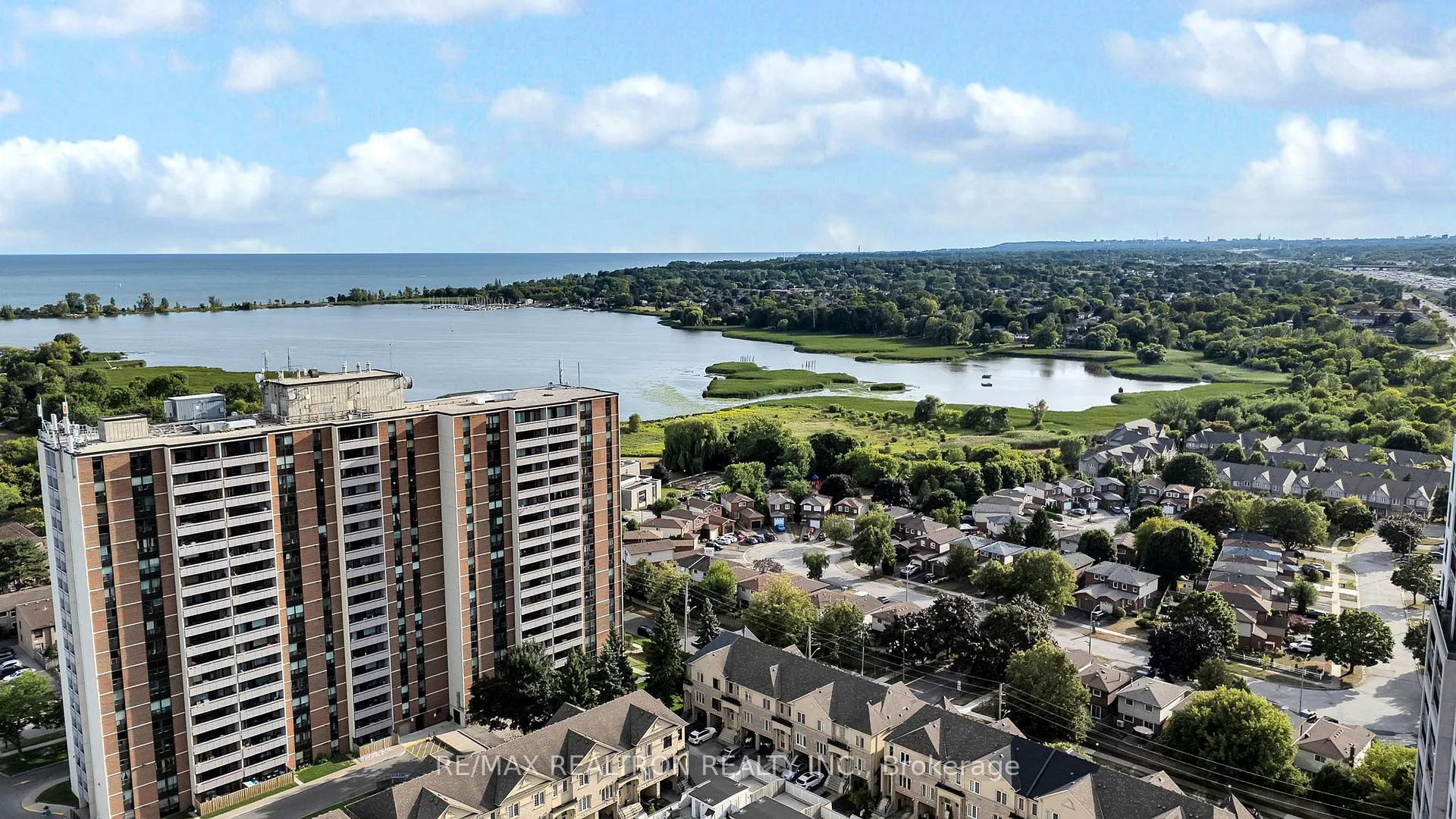 Photo 5 of Unit 8, 1250 St Martins Drive, Pickering, Bay Ridges — HOMEH