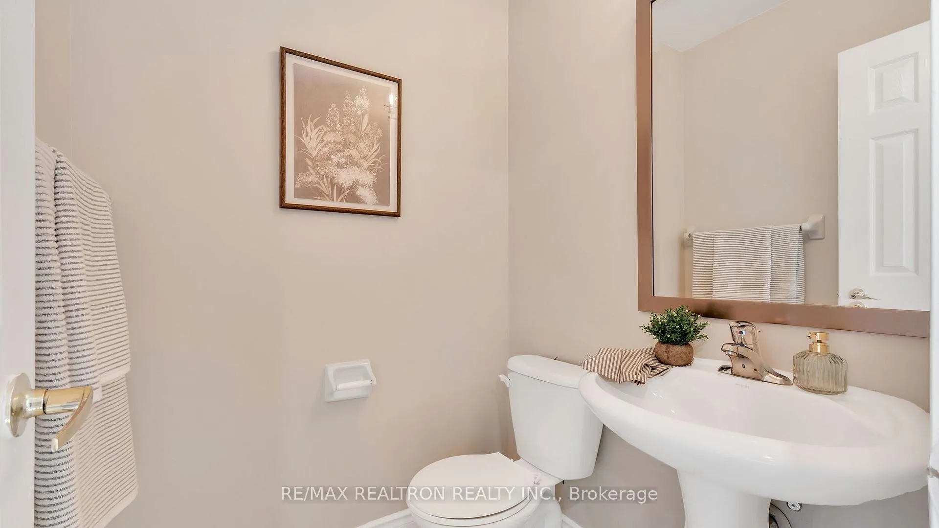 Photo 22 of Unit 8, 1250 St Martins Drive, Pickering, Bay Ridges — HOMEH
