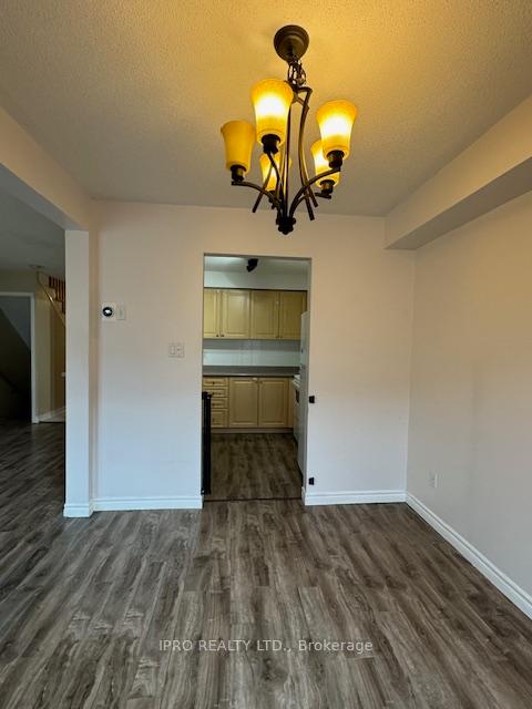 Photo 5 of 44 Drake Drive, Barrie, Painswick South — HOMEH