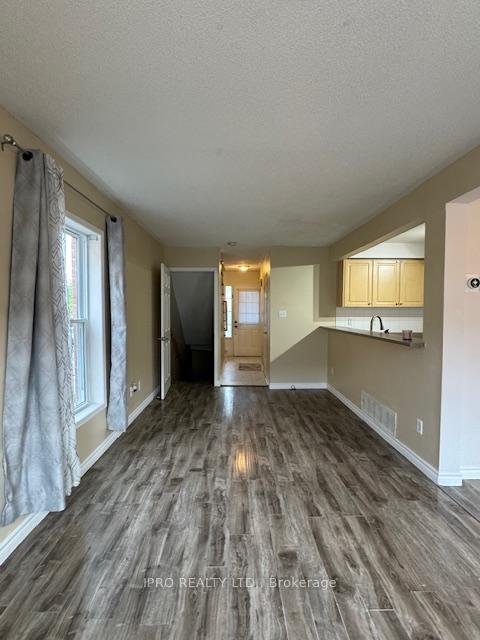 Photo 6 of 44 Drake Drive, Barrie, Painswick South — HOMEH
