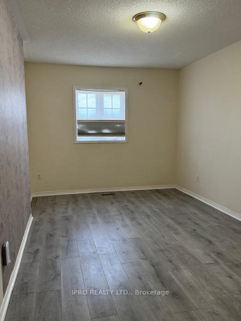 Photo 15 of 44 Drake Drive, Barrie, Painswick South — HOMEH