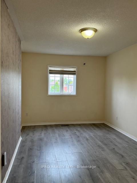 Photo 17 of 44 Drake Drive, Barrie, Painswick South — HOMEH