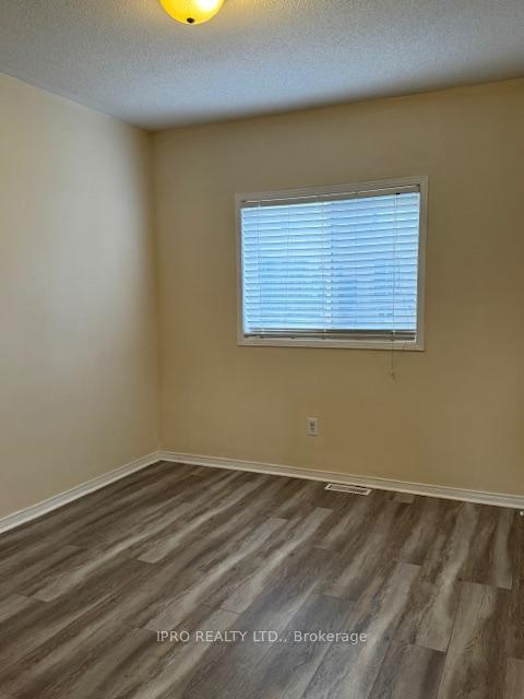 Photo 18 of 44 Drake Drive, Barrie, Painswick South — HOMEH