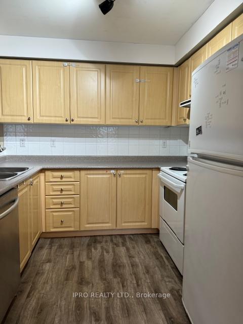 Photo 20 of 44 Drake Drive, Barrie, Painswick South — HOMEH