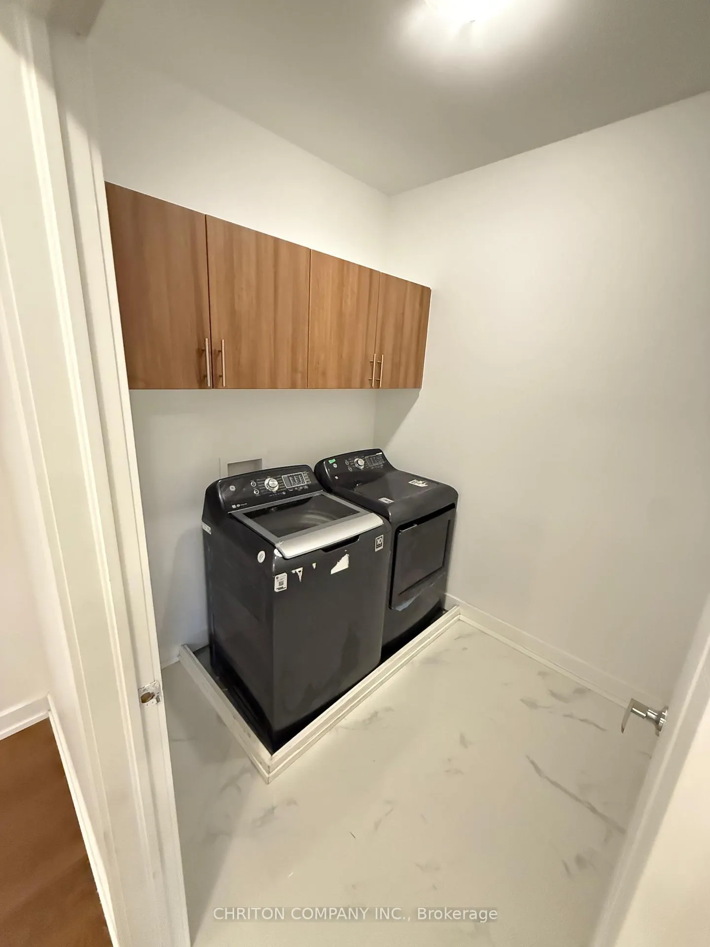 Photo 10 of 941 Beckton Heights, Ottawa, Munster — HOMEH