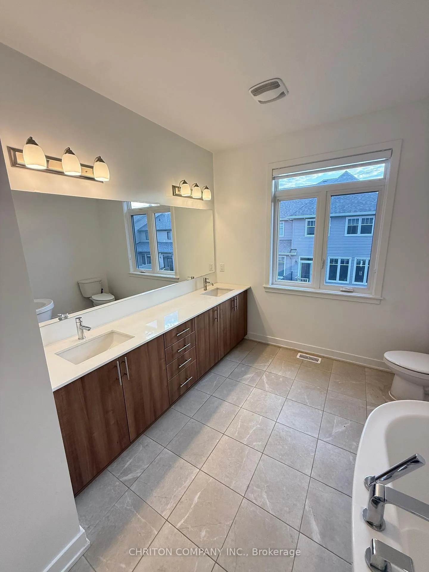 Photo 12 of 941 Beckton Heights, Ottawa, Munster — HOMEH