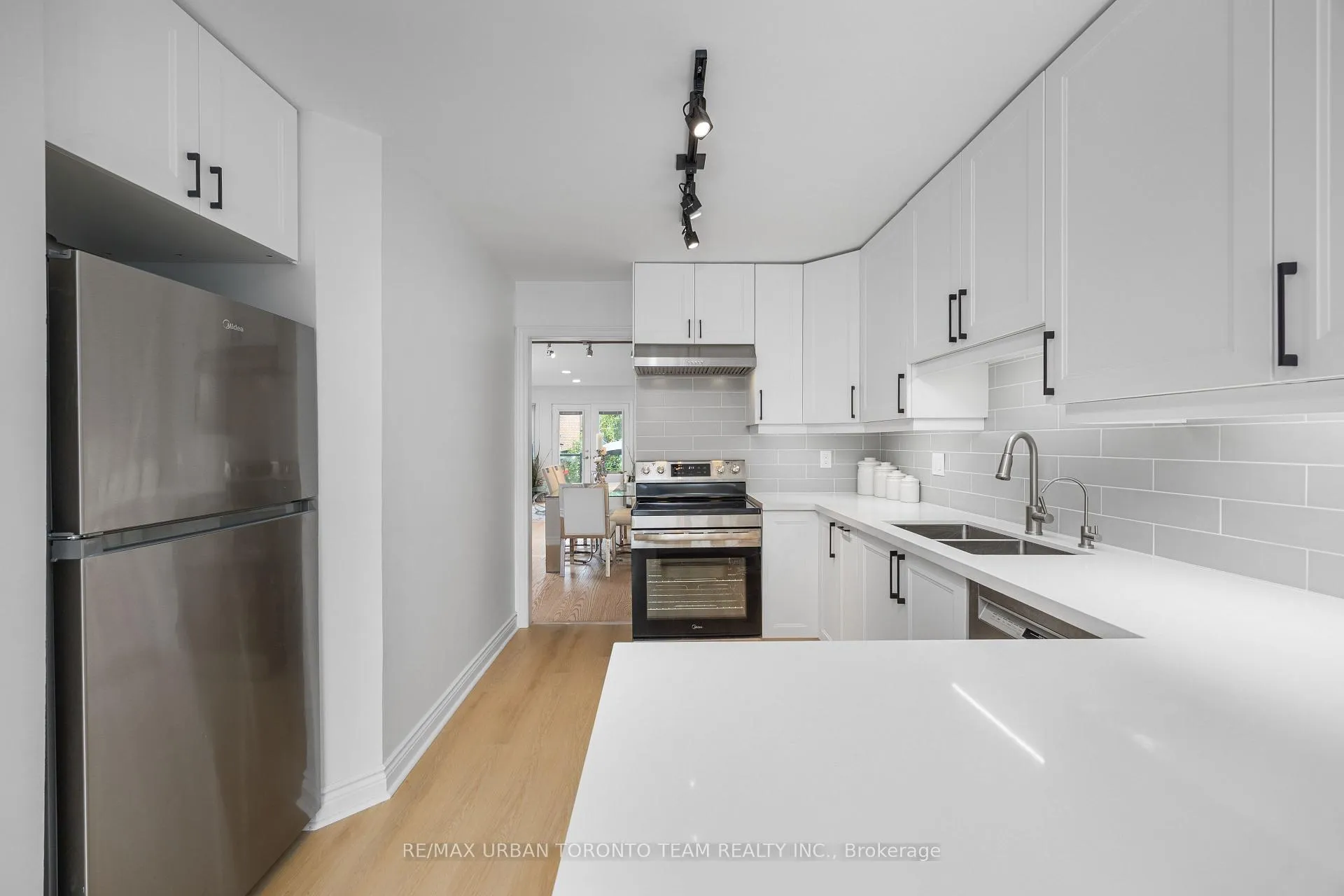 Photo 4 of 50 Ashland Avenue, Toronto, Woodbine Corridor — HOMEH