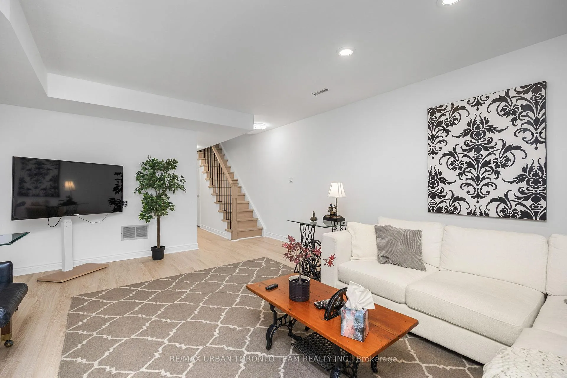 Photo 27 of 50 Ashland Avenue, Toronto, Woodbine Corridor — HOMEH
