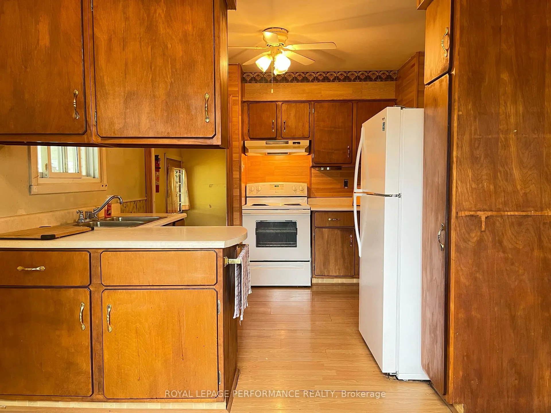 Photo 4 of 635 Hamilton Crescent E, Cornwall — HOMEH
