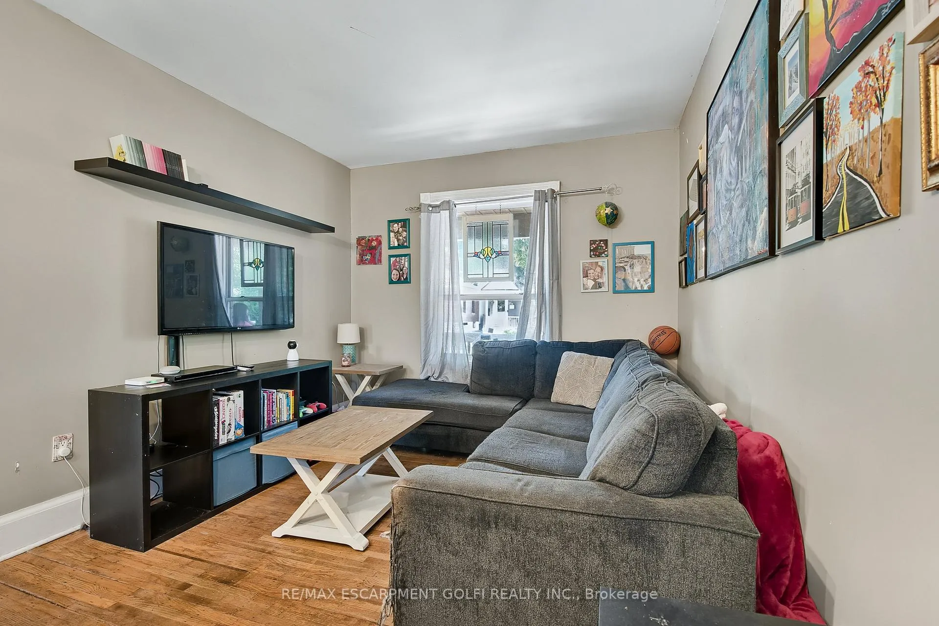 Photo 7 of 466 Charlton Avenue W, Hamilton, Kirkendall — HOMEH