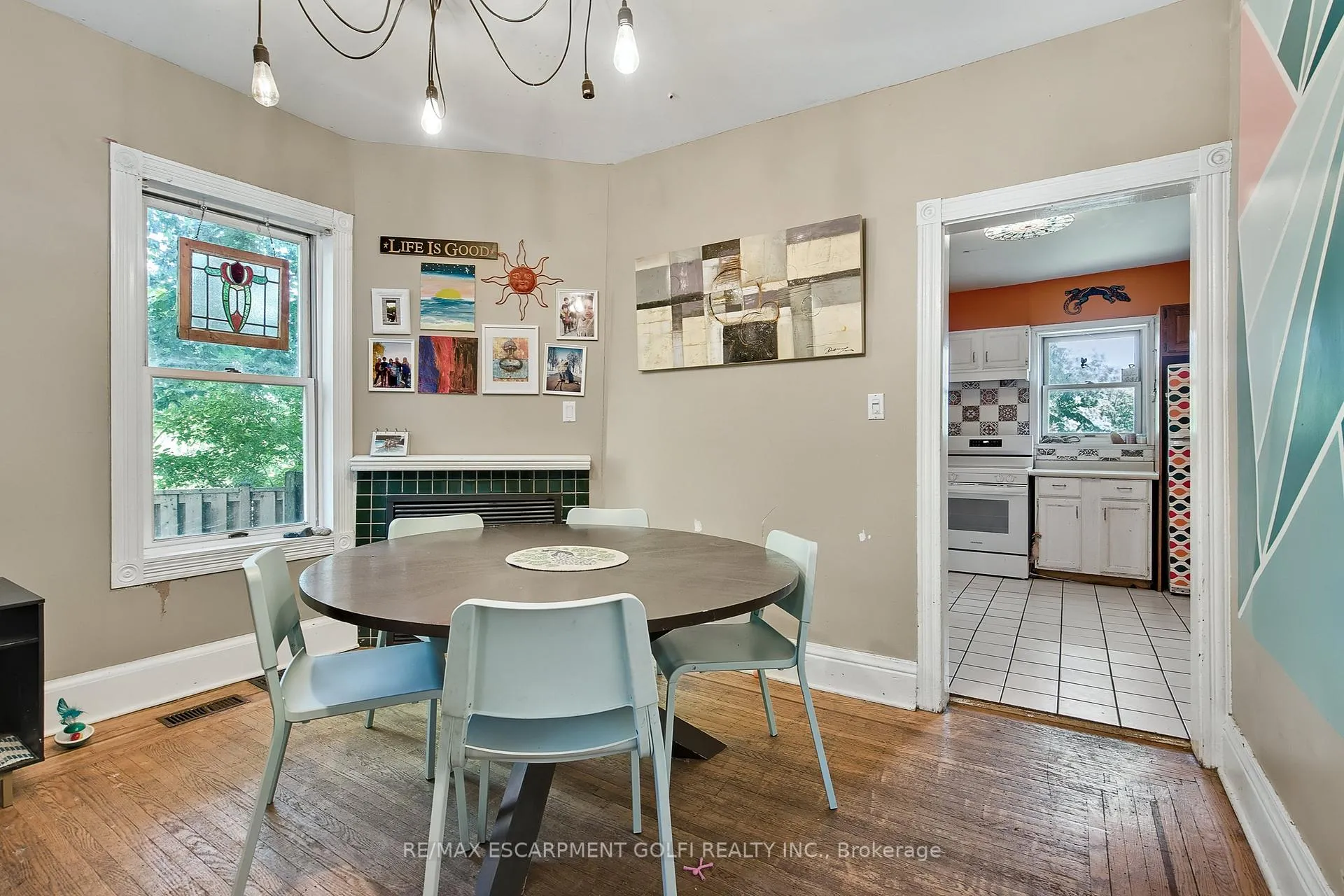 Photo 8 of 466 Charlton Avenue W, Hamilton, Kirkendall — HOMEH