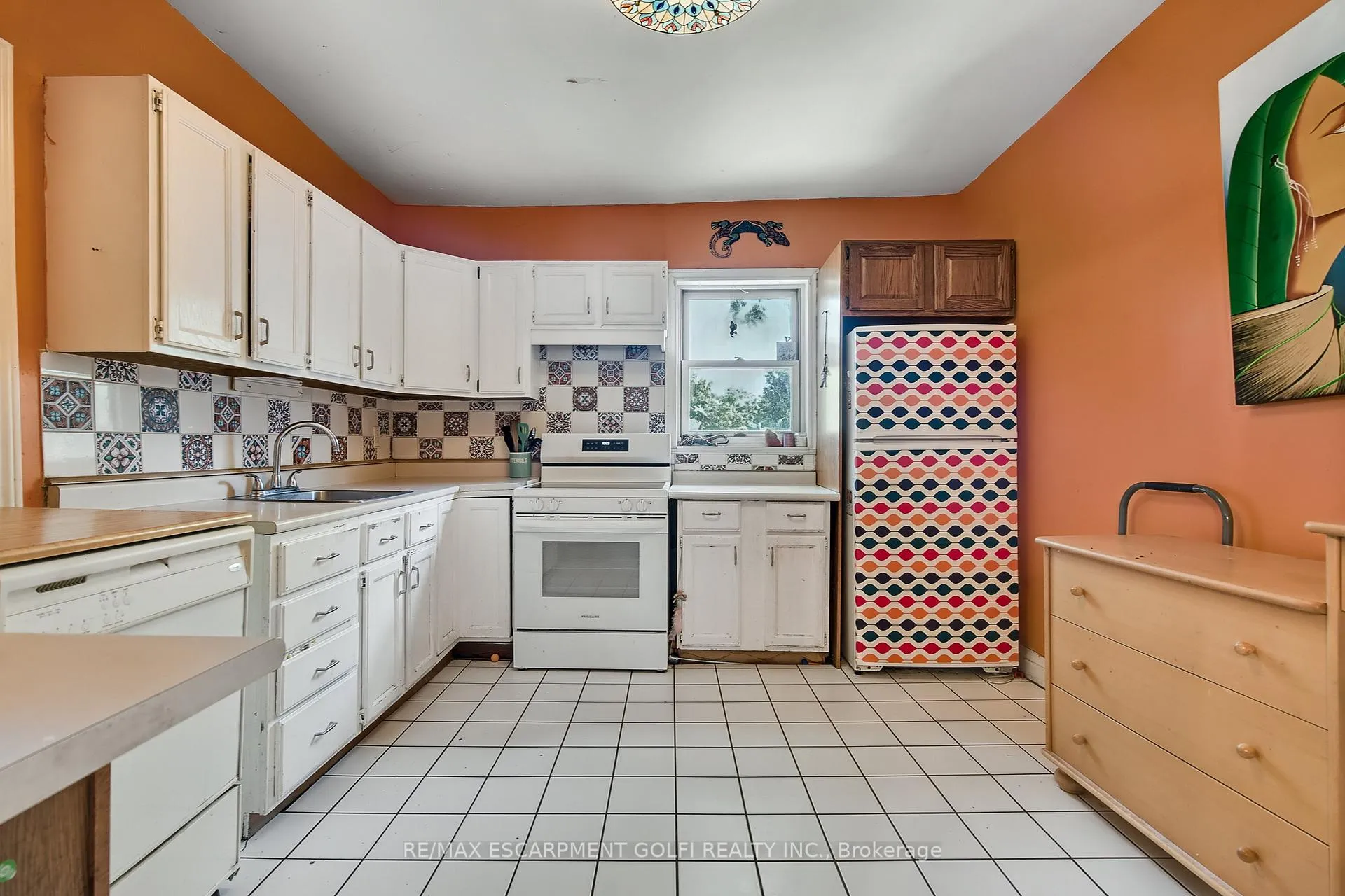 Photo 13 of 466 Charlton Avenue W, Hamilton, Kirkendall — HOMEH