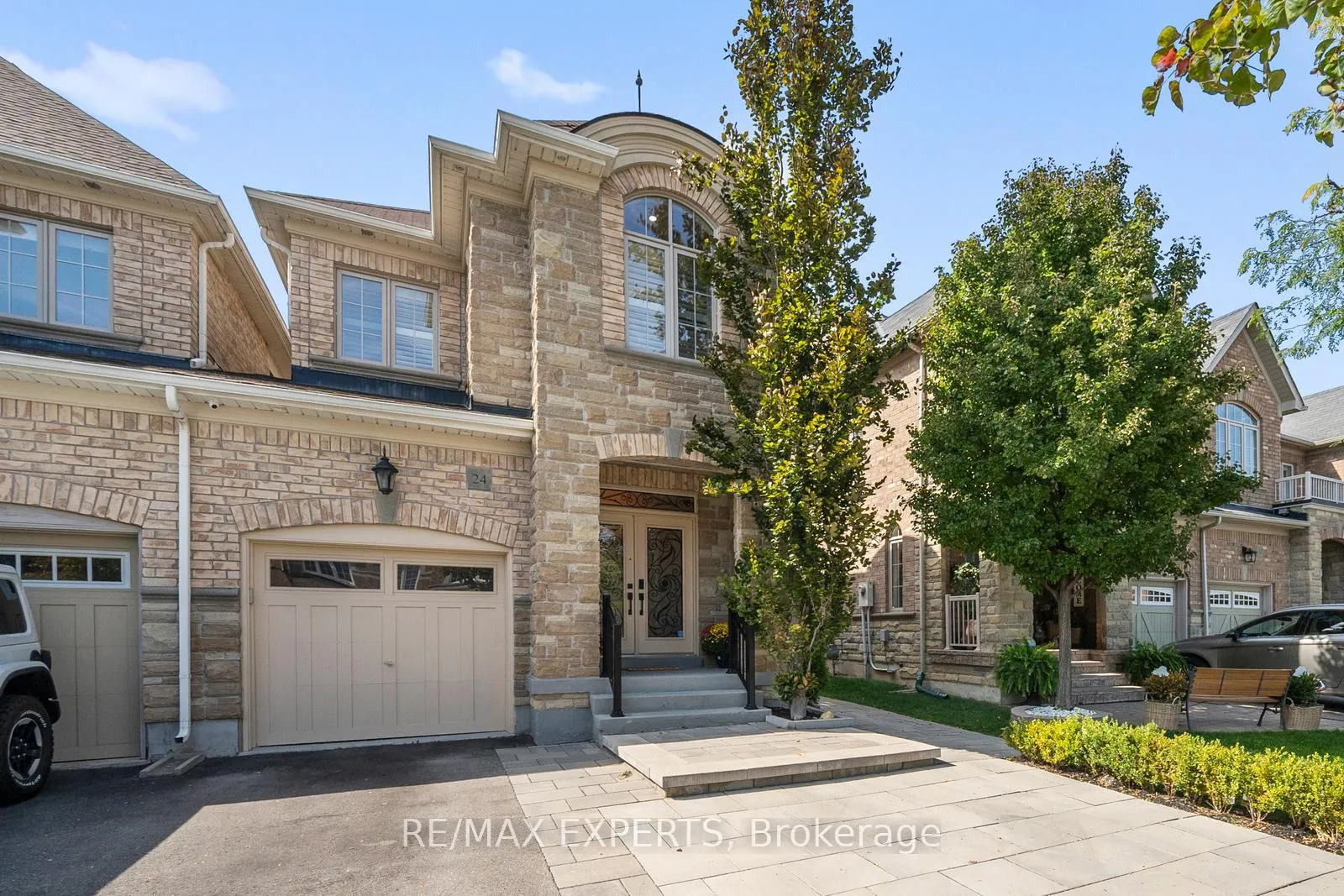 Photo 3 of 24 Sedgewick Place, Vaughan, Vellore Village — HOMEH