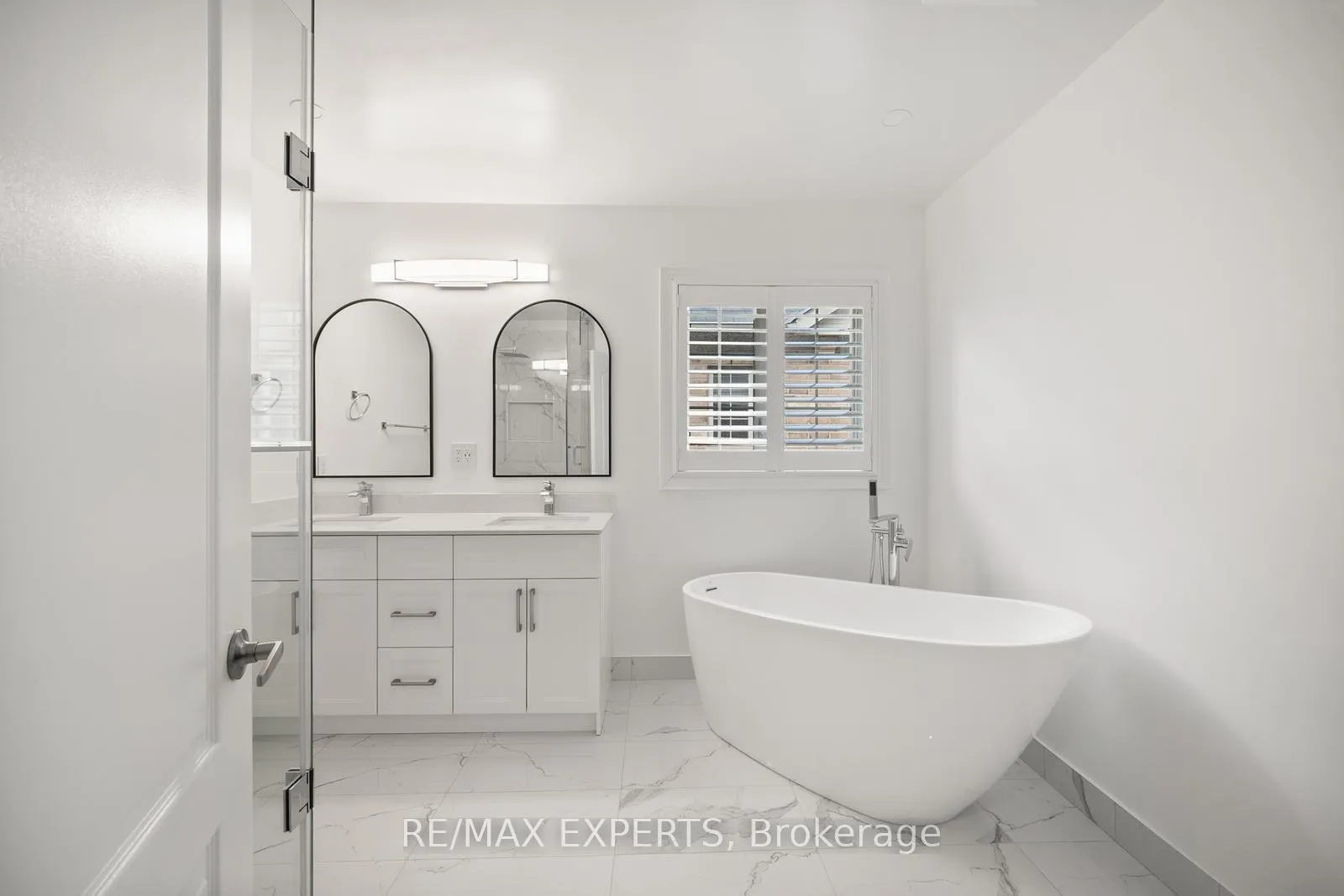 Photo 25 of 24 Sedgewick Place, Vaughan, Vellore Village — HOMEH