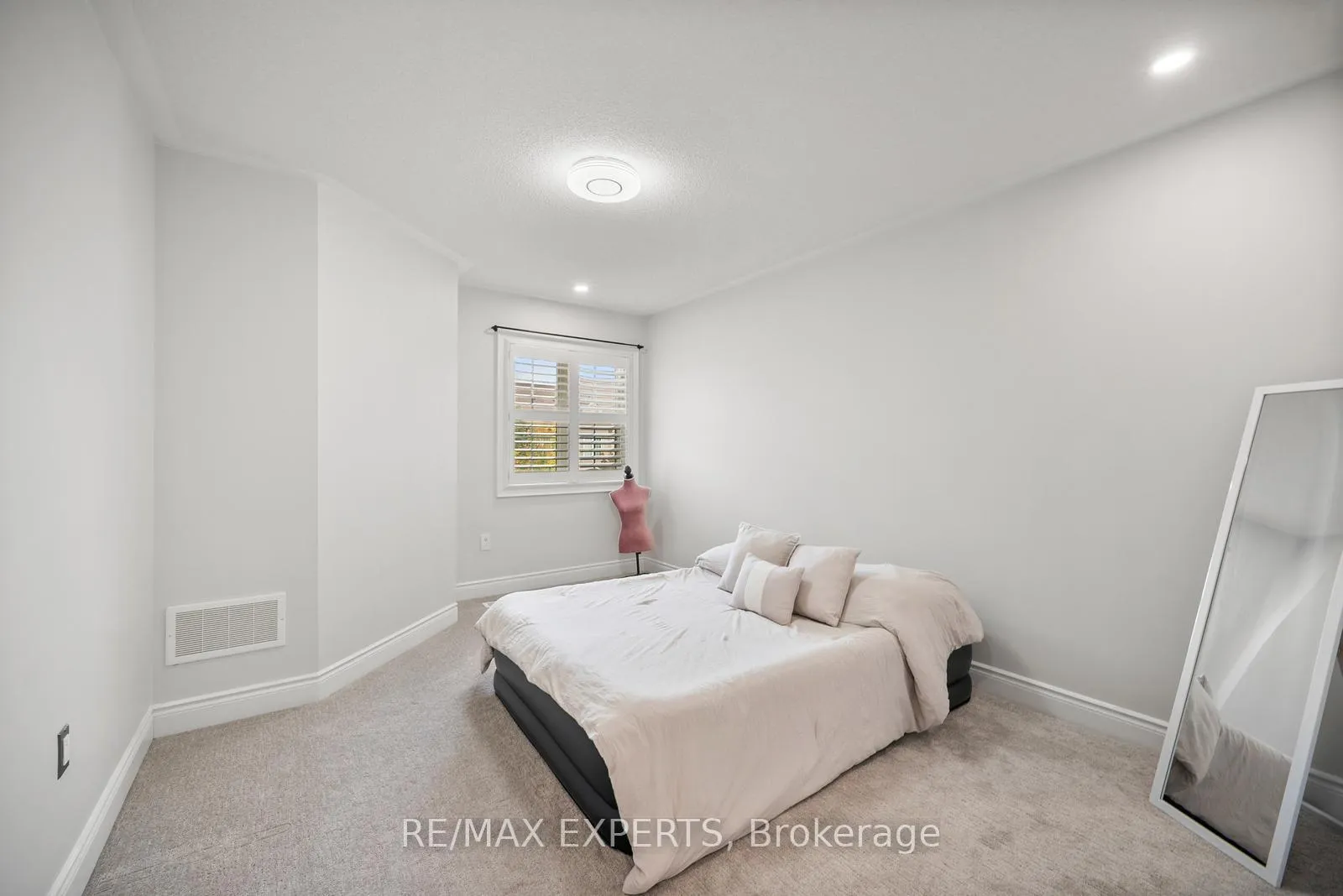 Photo 28 of 24 Sedgewick Place, Vaughan, Vellore Village — HOMEH