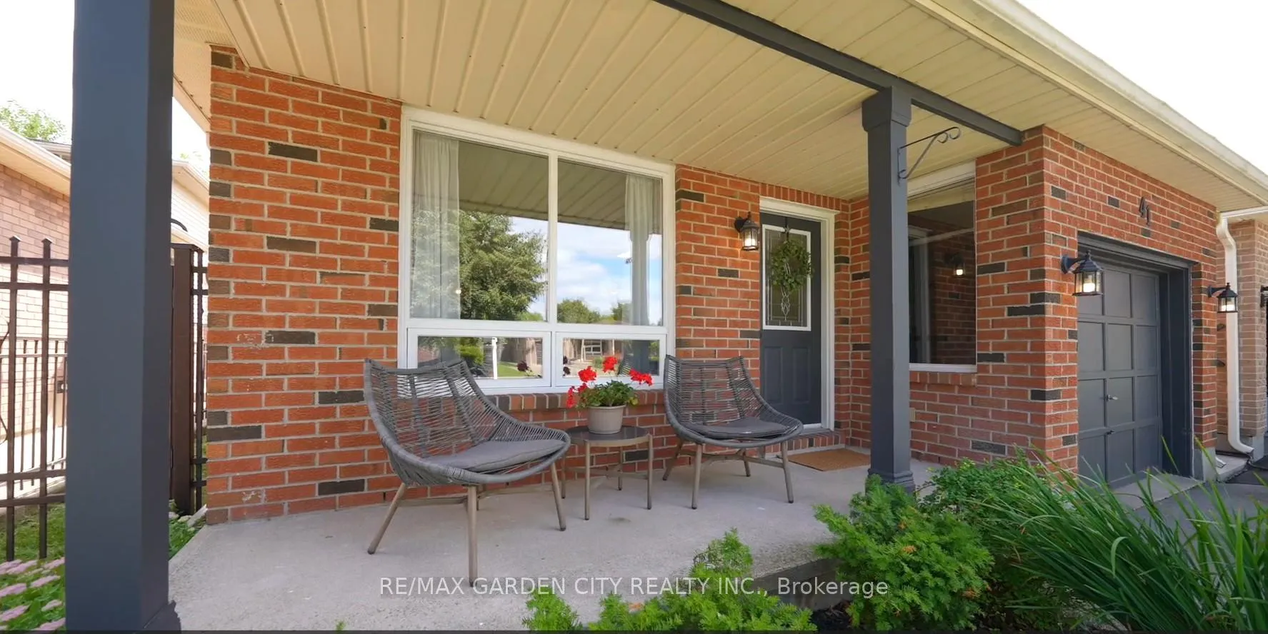 Photo 2 of 41 Sandra Crescent, Grimsby, Grimsby East — HOMEH
