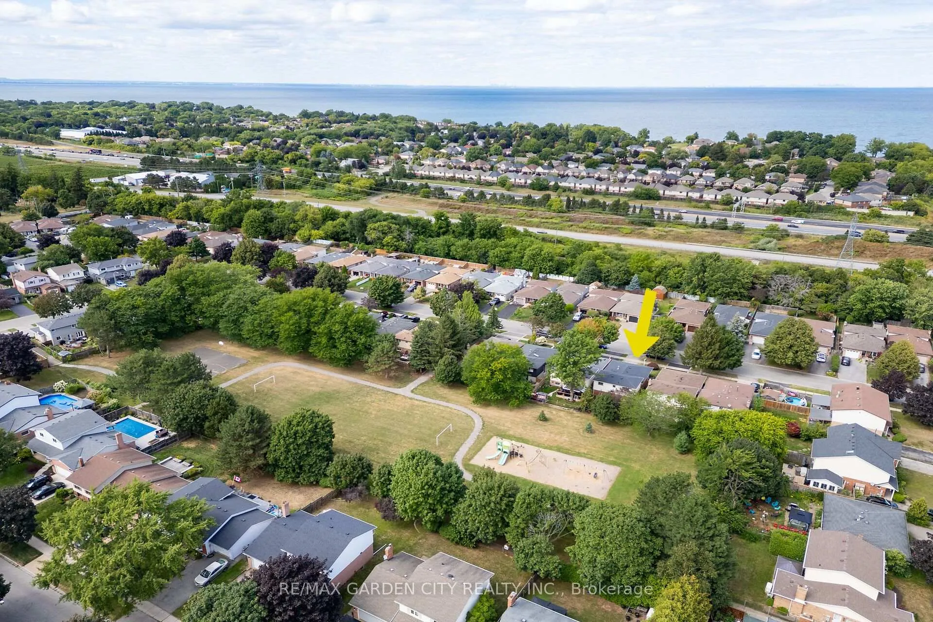 Photo 4 of 41 Sandra Crescent, Grimsby, Grimsby East — HOMEH