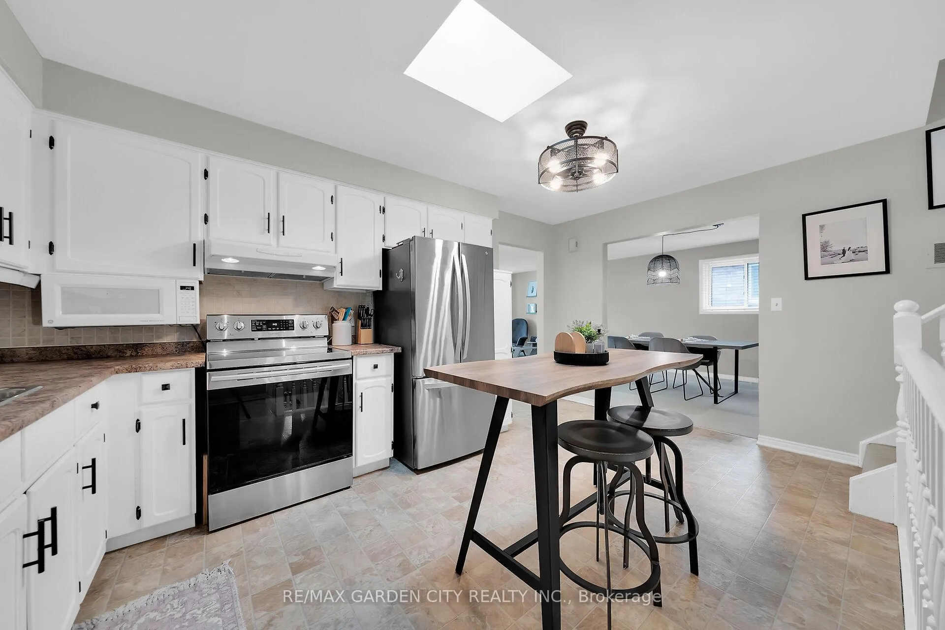 Photo 13 of 41 Sandra Crescent, Grimsby, Grimsby East — HOMEH