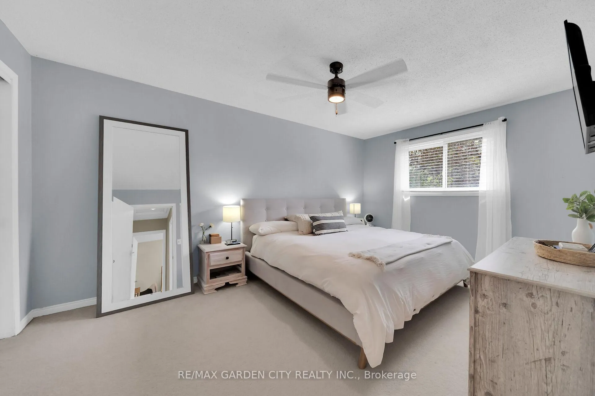Photo 19 of 41 Sandra Crescent, Grimsby, Grimsby East — HOMEH