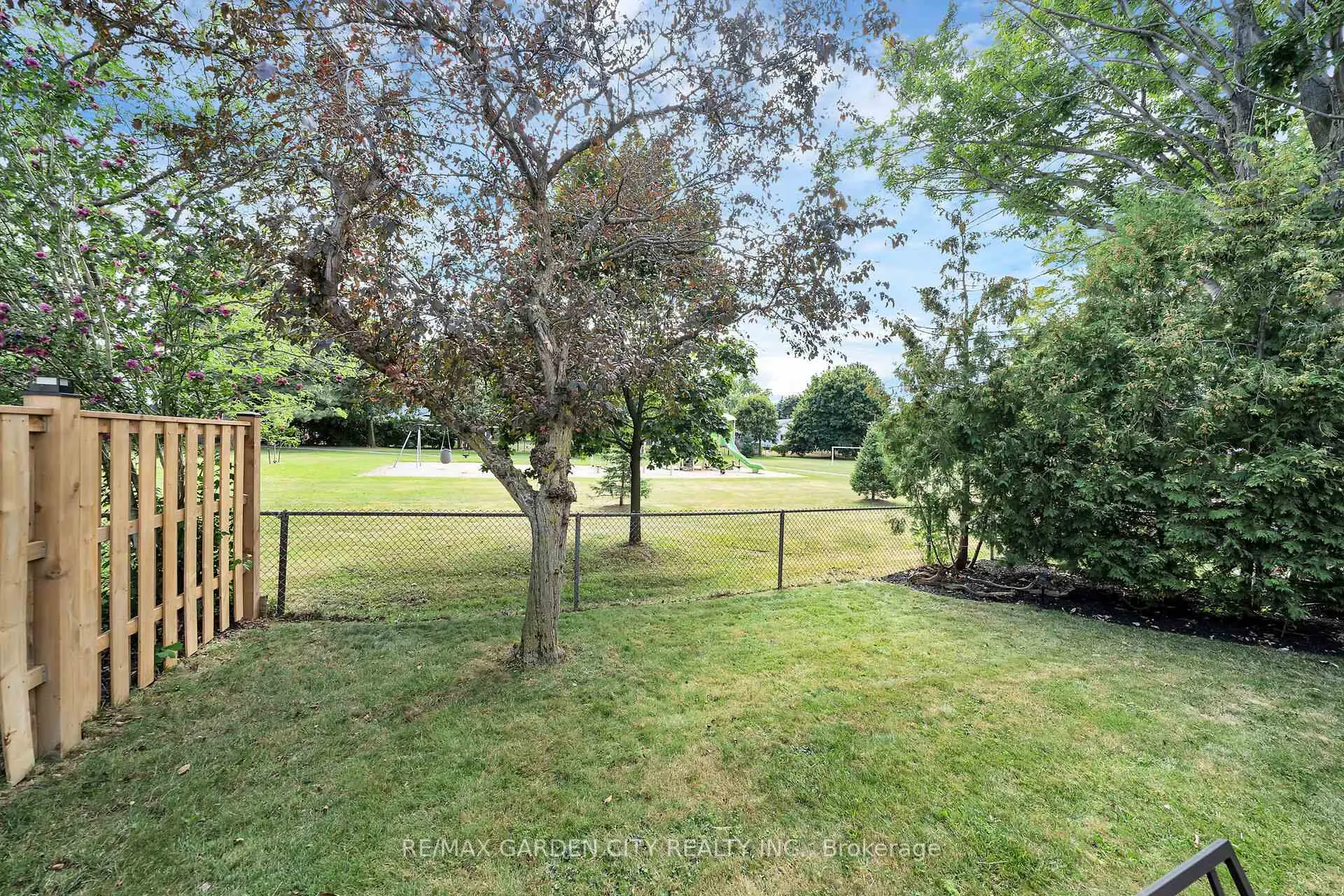Photo 31 of 41 Sandra Crescent, Grimsby, Grimsby East — HOMEH