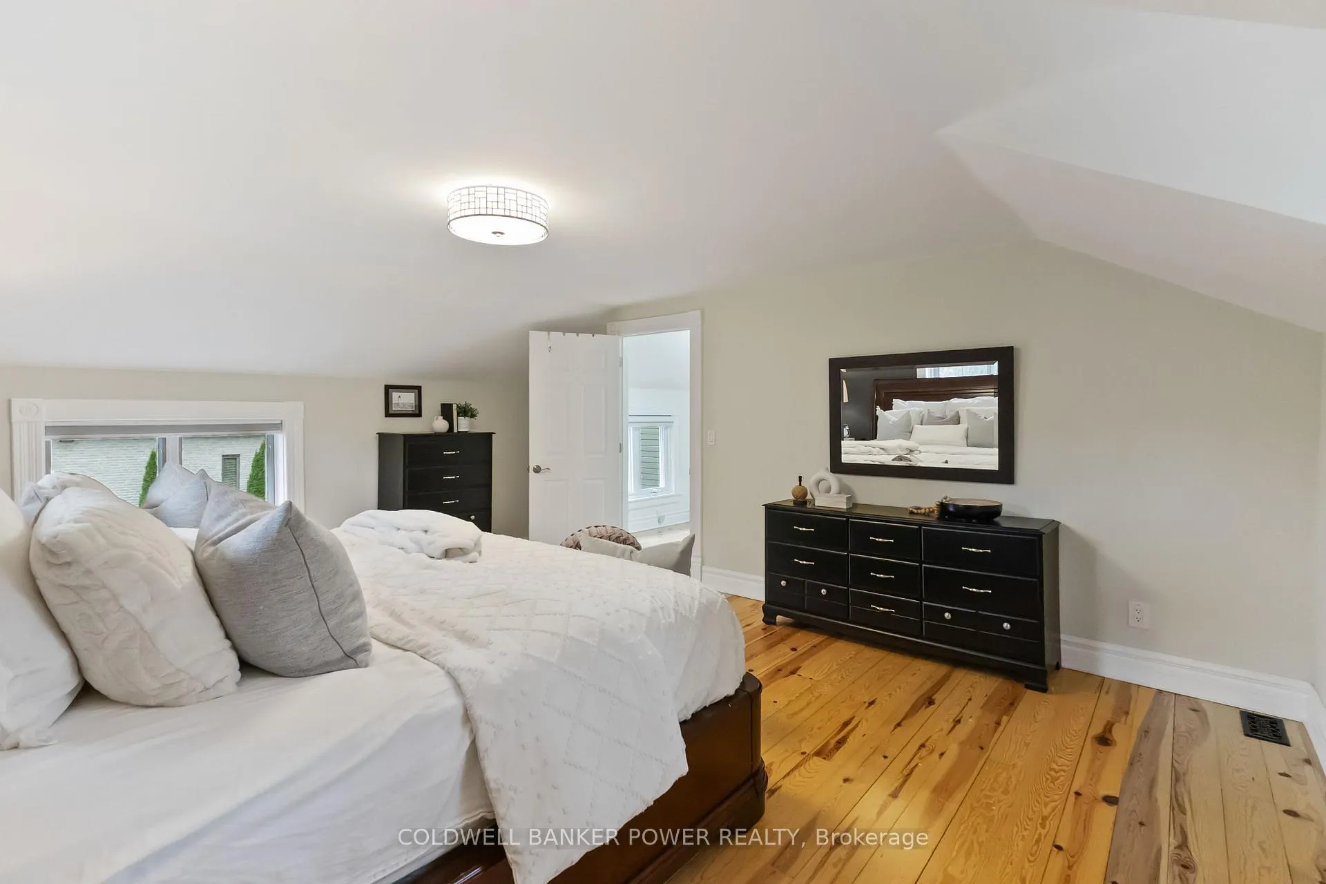 Photo 25 of 78 Harris Road, Middlesex Centre, Delaware Town — HOMEH