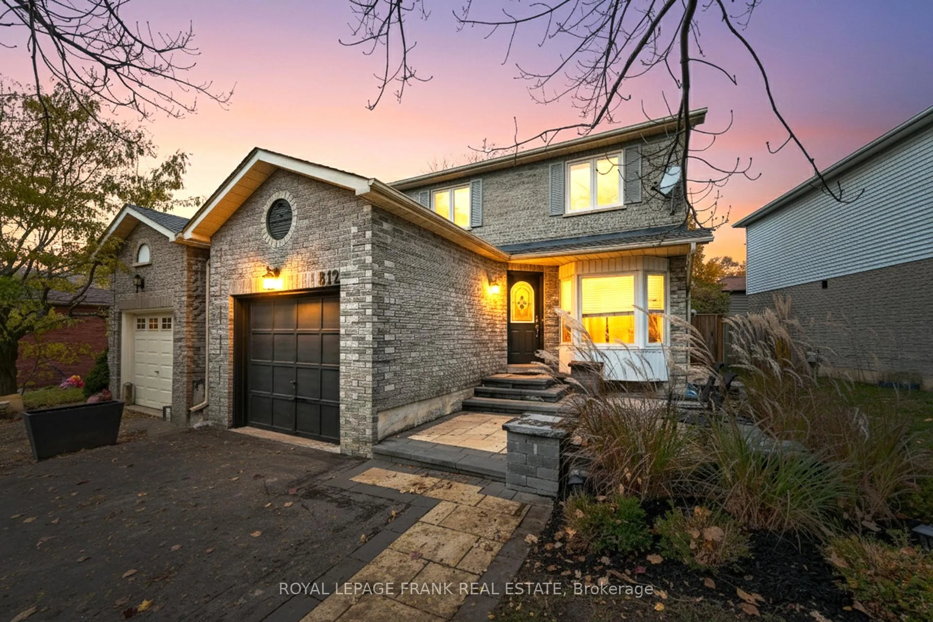 Photo 1 of 812 Attersley Drive, Oshawa, Pinecrest — HOMEH