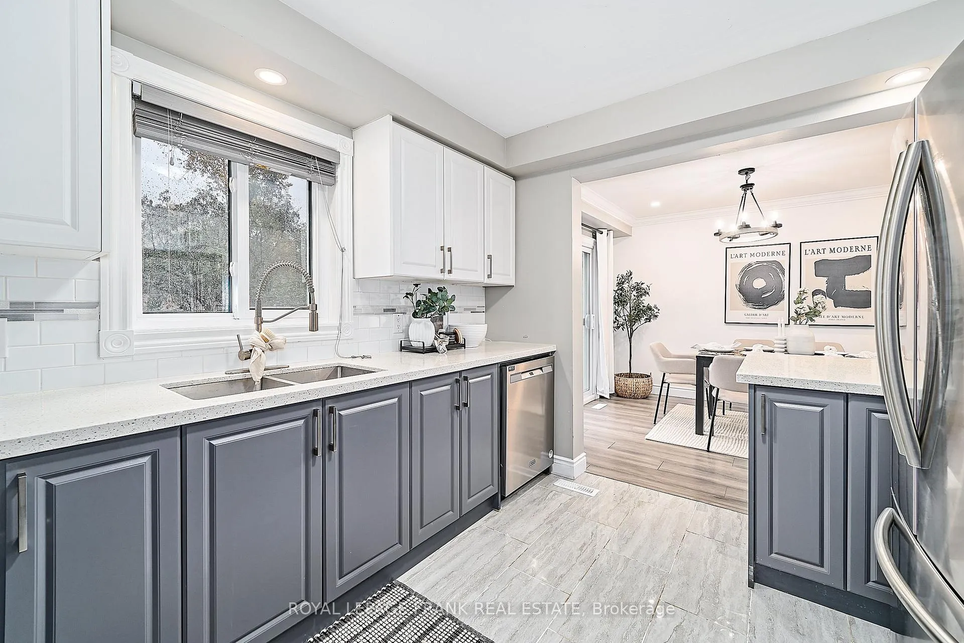 Photo 17 of 812 Attersley Drive, Oshawa, Pinecrest — HOMEH