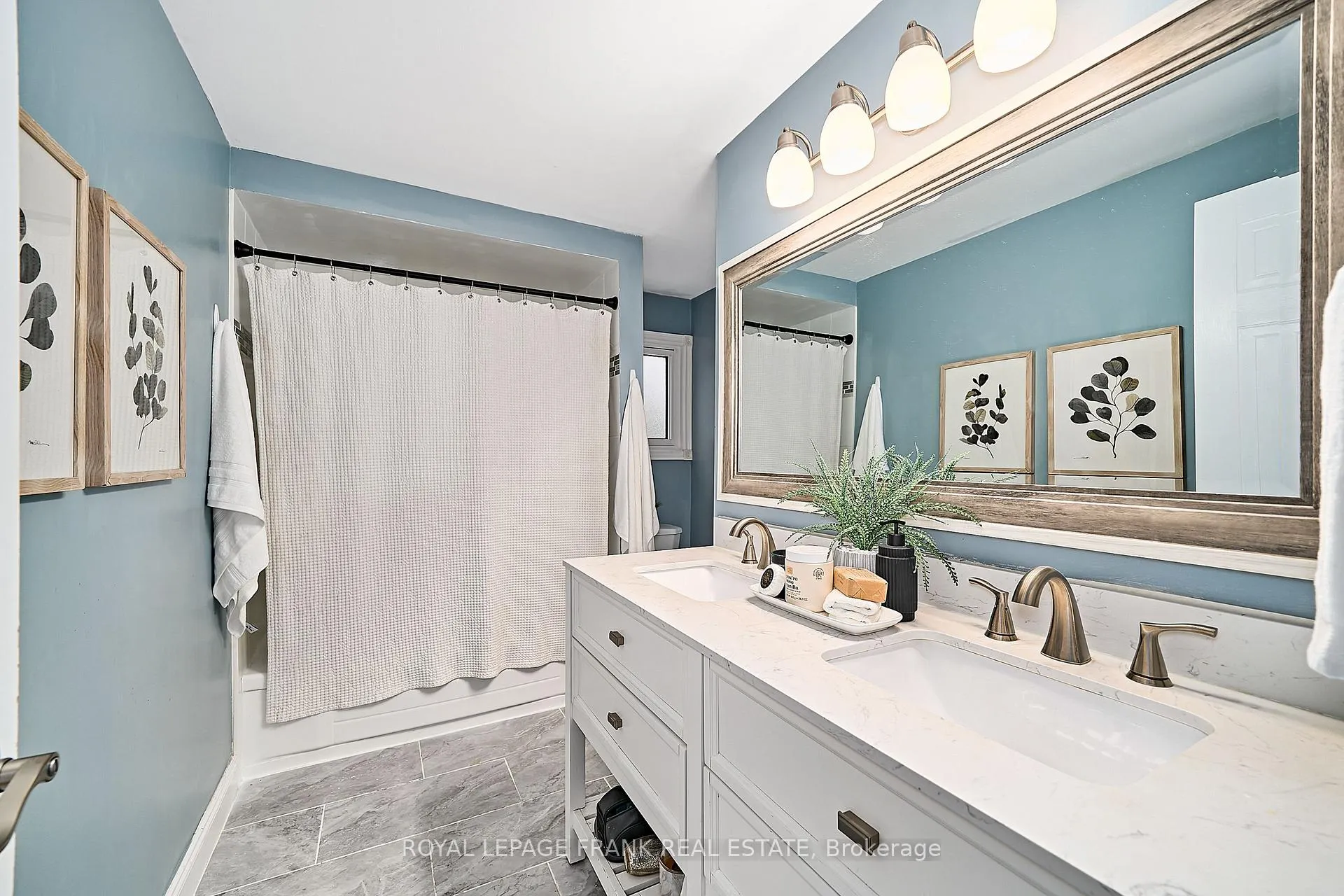 Photo 22 of 812 Attersley Drive, Oshawa, Pinecrest — HOMEH