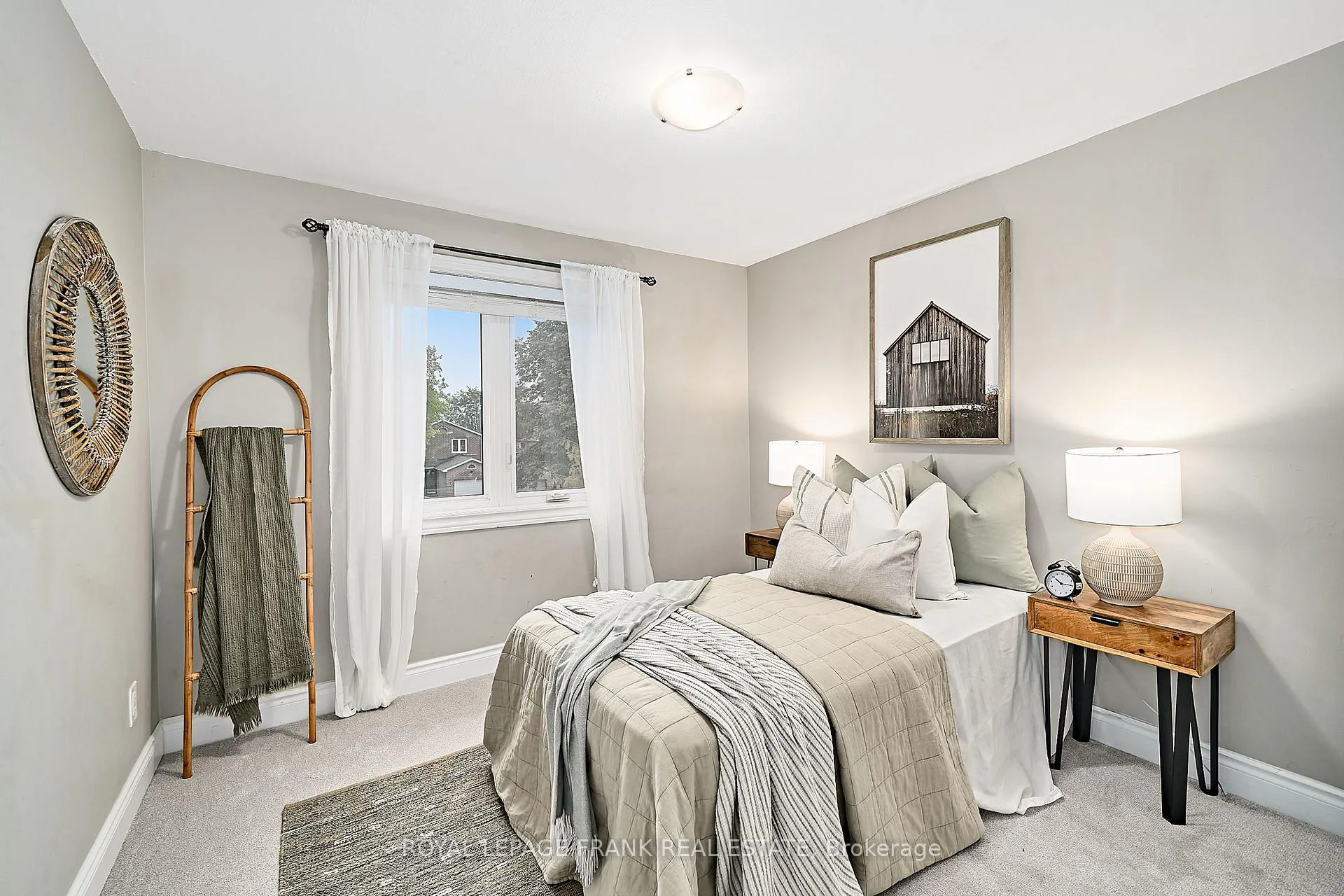 Photo 26 of 812 Attersley Drive, Oshawa, Pinecrest — HOMEH