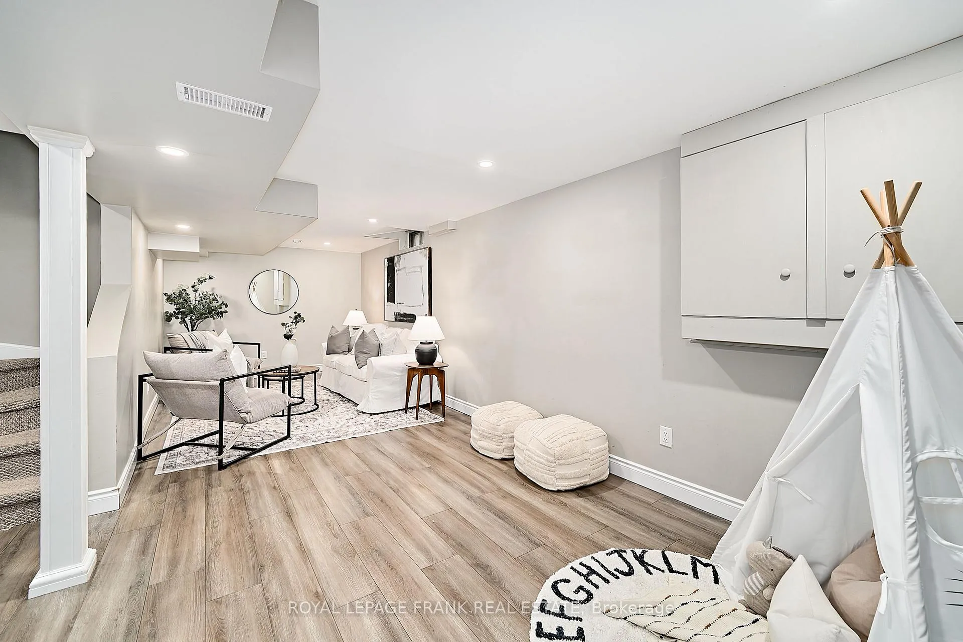Photo 27 of 812 Attersley Drive, Oshawa, Pinecrest — HOMEH