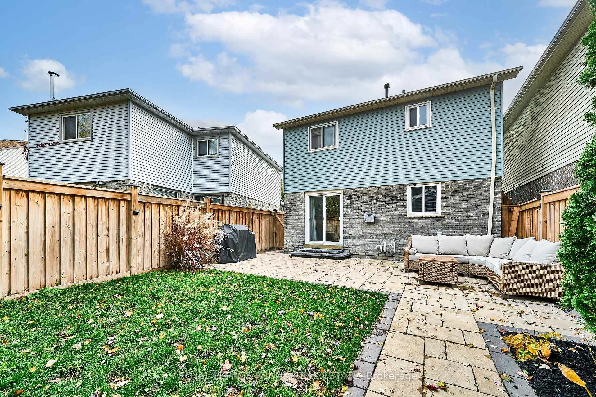Photo 33 of 812 Attersley Drive, Oshawa, Pinecrest — HOMEH