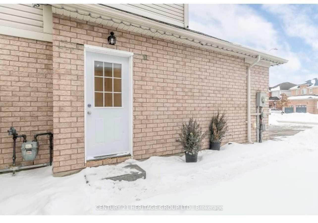 Photo 31 of 18 Tudor Crescent, Barrie, Innis-Shore — HOMEH