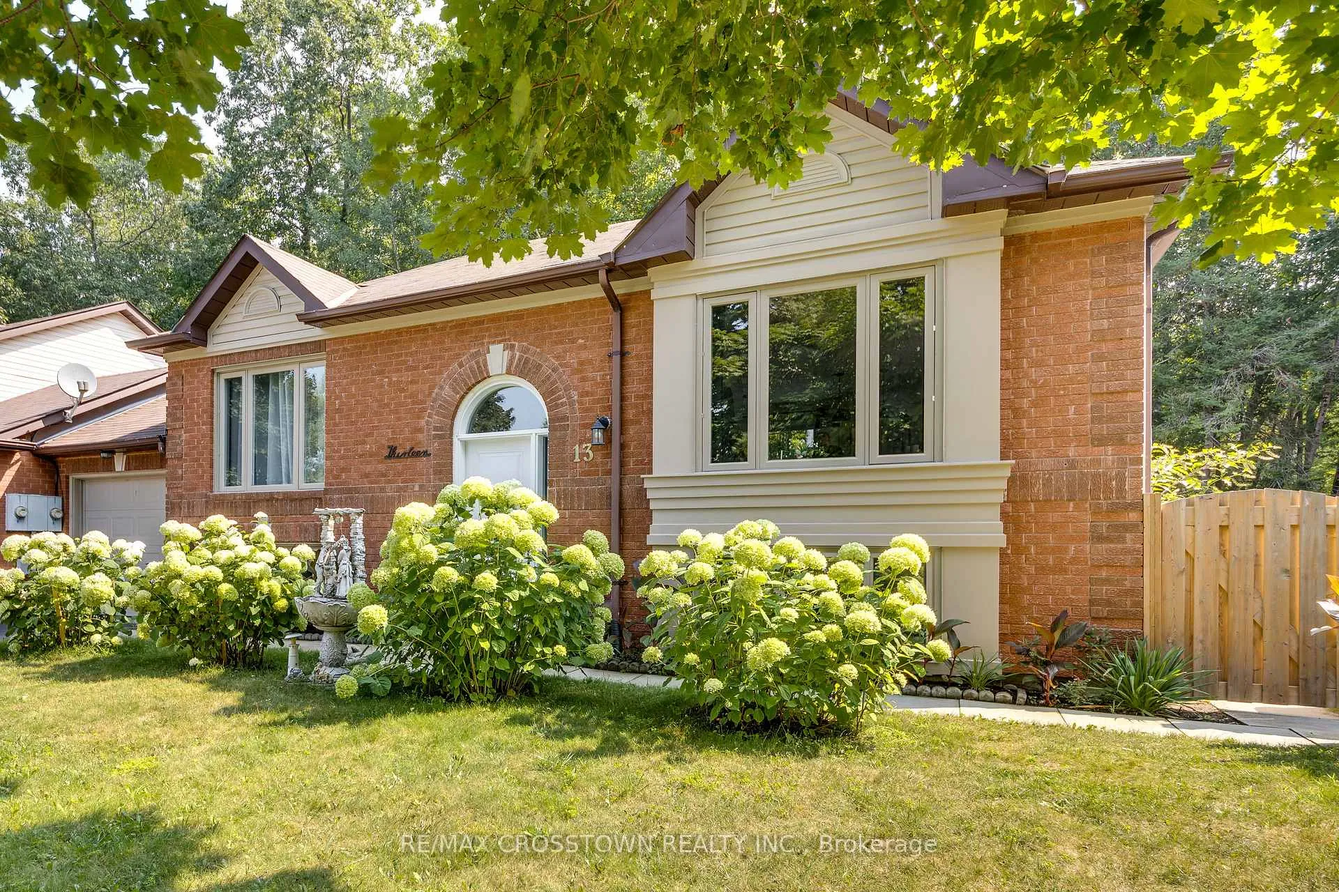 Photo 1 of 13 Harbour Crescent, Wasaga Beach — HOMEH