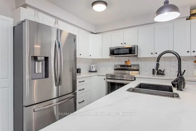 Photo 6 of 13 Harbour Crescent, Wasaga Beach — HOMEH