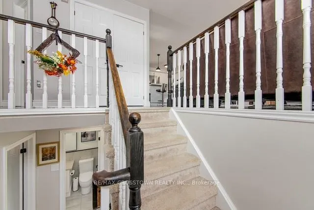 Photo 11 of 13 Harbour Crescent, Wasaga Beach — HOMEH