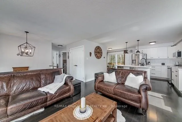 Photo 13 of 13 Harbour Crescent, Wasaga Beach — HOMEH