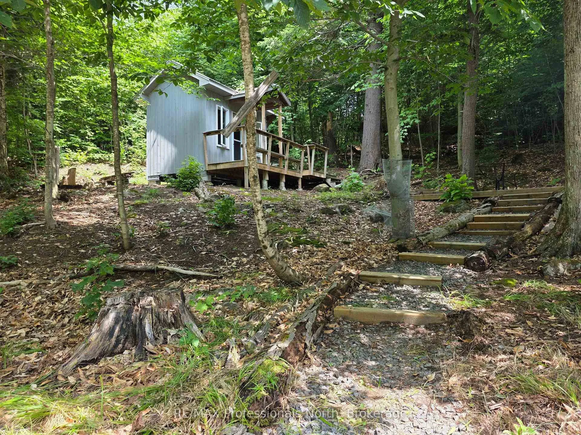 Front of 208 North Bay Lake Road