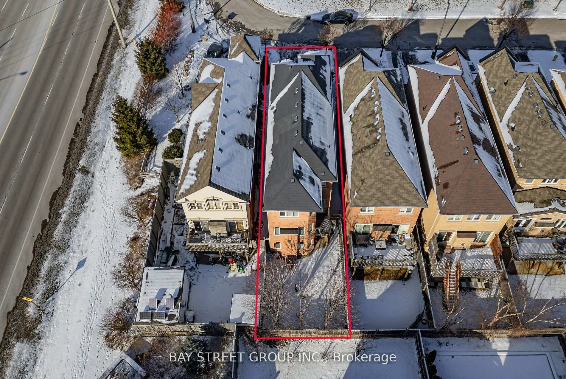 Photo 4 of 21 Robert Green Crescent, Vaughan, Patterson — HOMEH