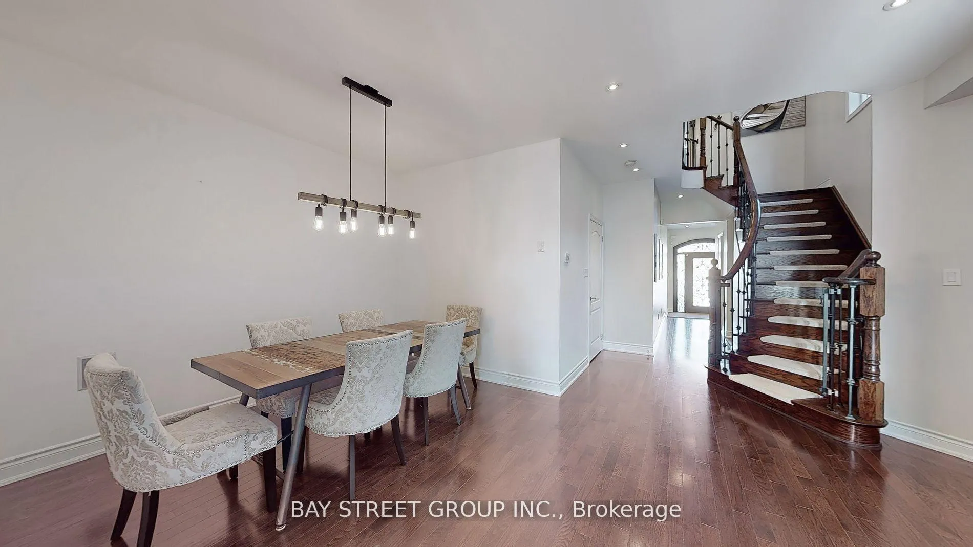 Photo 7 of 21 Robert Green Crescent, Vaughan, Patterson — HOMEH