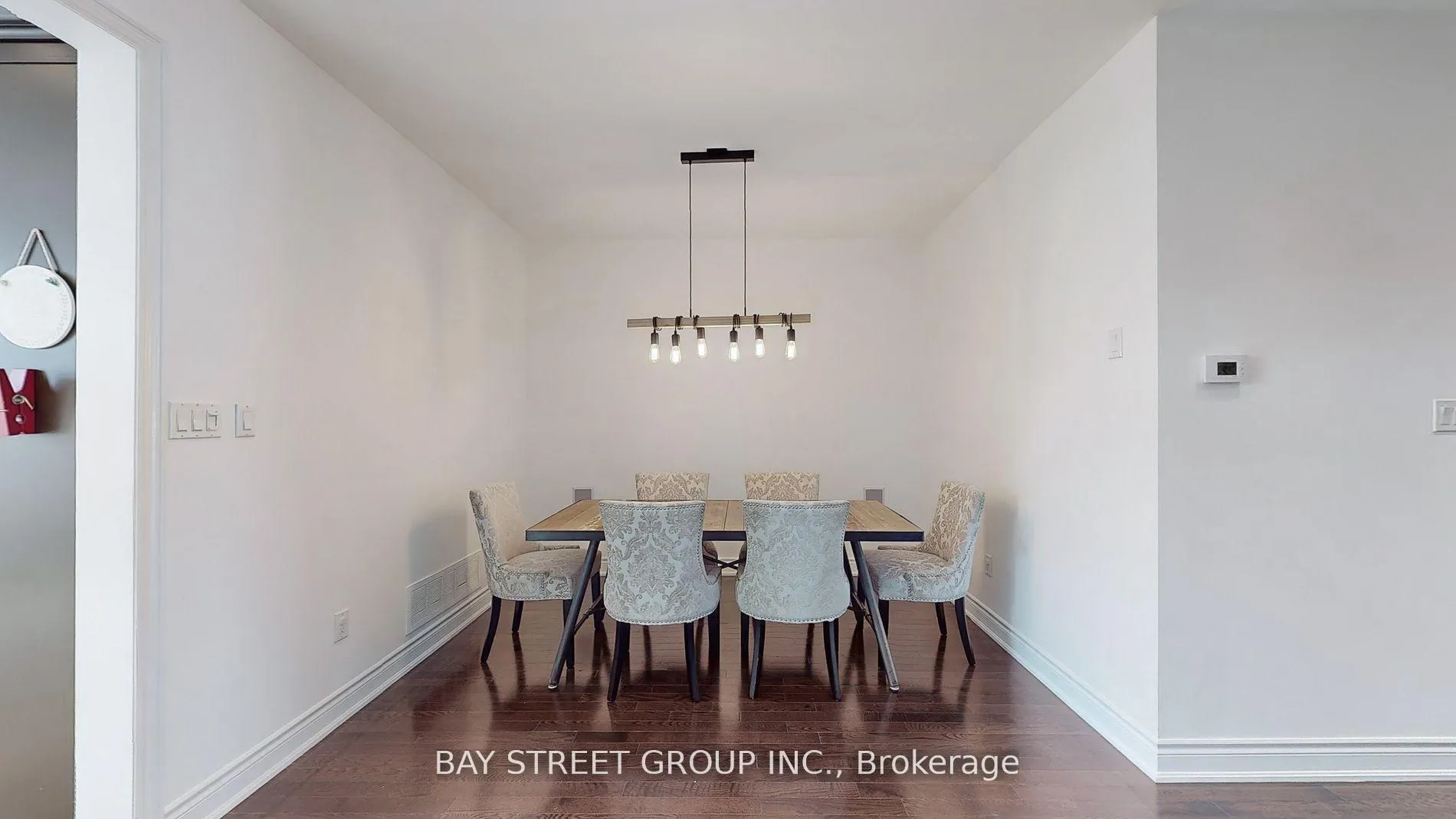 Photo 8 of 21 Robert Green Crescent, Vaughan, Patterson — HOMEH