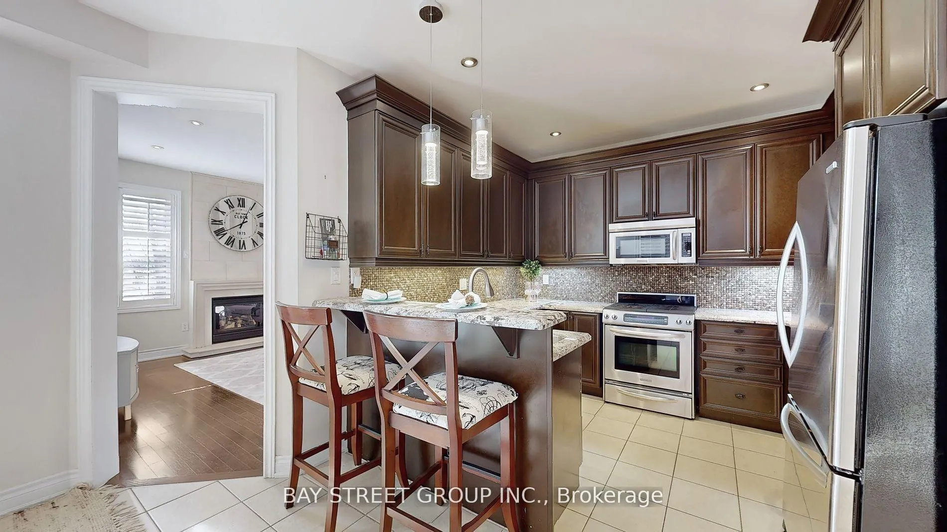 Photo 10 of 21 Robert Green Crescent, Vaughan, Patterson — HOMEH