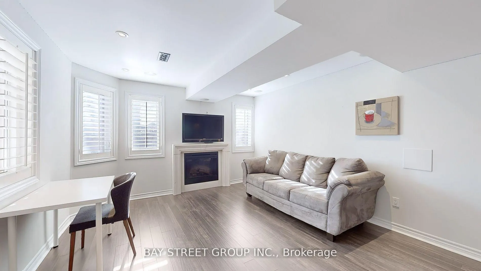 Photo 30 of 21 Robert Green Crescent, Vaughan, Patterson — HOMEH