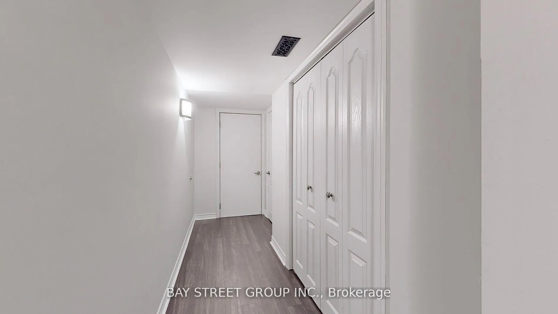 Photo 31 of 21 Robert Green Crescent, Vaughan, Patterson — HOMEH