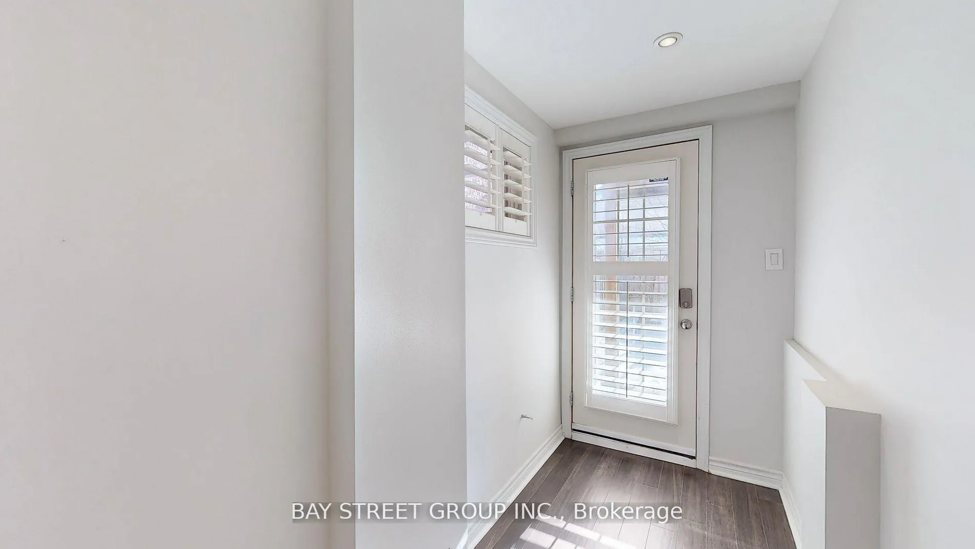 Photo 35 of 21 Robert Green Crescent, Vaughan, Patterson — HOMEH