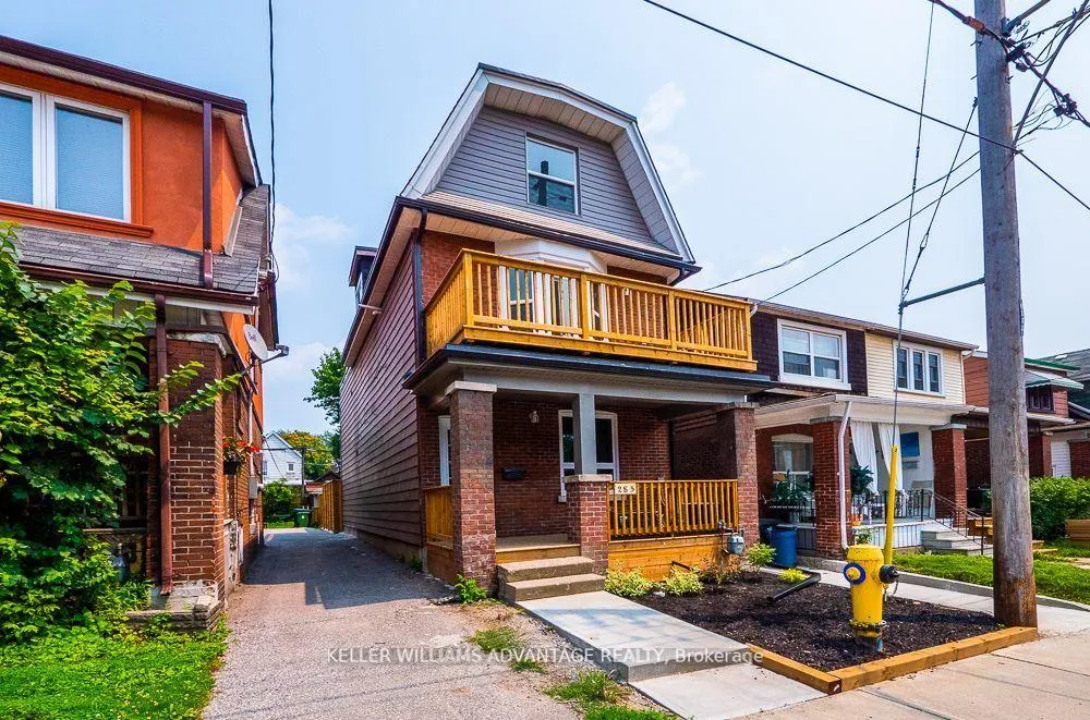 Photo 14 of Unit Lower, 283 Greenwood Avenue, Toronto, Greenwood-Coxwell — HOMEH