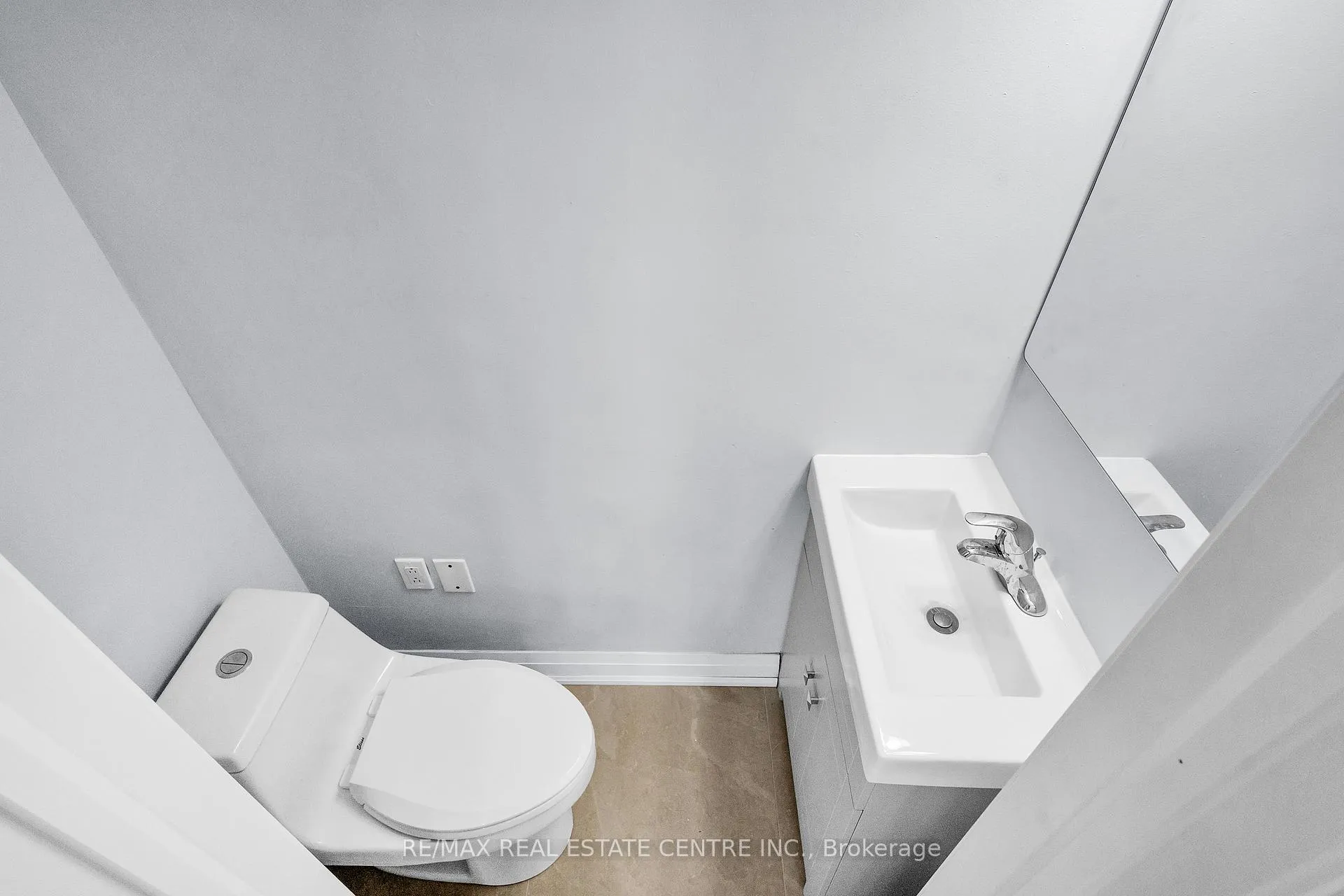 Photo 9 of 84 Avalon Place, Kitchener — HOMEH