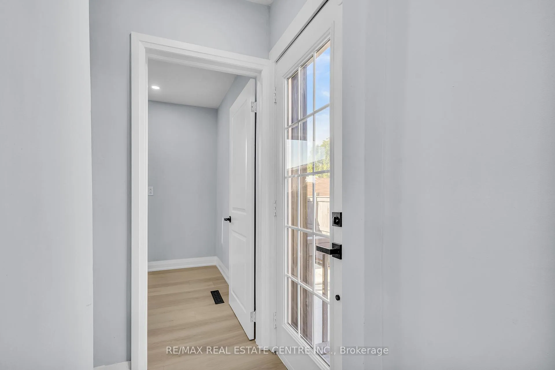 Photo 18 of 84 Avalon Place, Kitchener — HOMEH