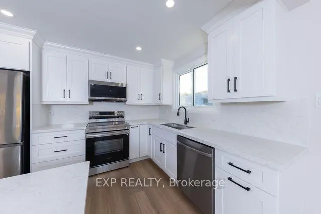 Photo 16 of 121 Ingleside Drive, Kitchener — HOMEH