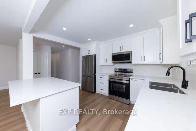 Photo 17 of 121 Ingleside Drive, Kitchener — HOMEH